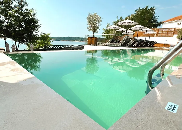 Olive Villas Beach Hotel